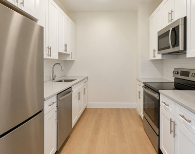 115 East 34th Street - Photo Thumbnail 1