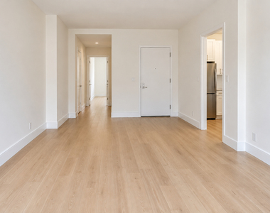 115 East 34th Street - Photo Thumbnail 4