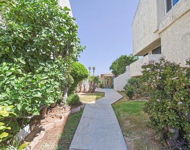 332 Pomelo Avenue - Photo Thumbnail 2