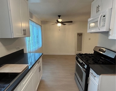 943 N Louise St. - Photo Thumbnail 9