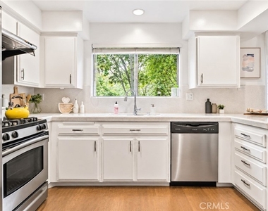 432 S Oak Knoll Avenue - Photo Thumbnail 8