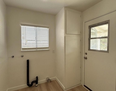 144 El Medio Street - Photo Thumbnail 11