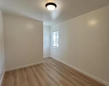 144 El Medio Street - Photo Thumbnail 9