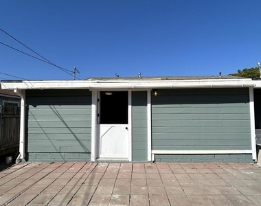 144 El Medio Street - Photo Thumbnail 18