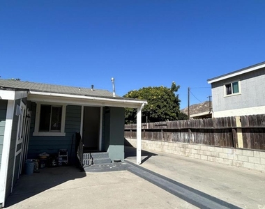 144 El Medio Street - Photo Thumbnail 12