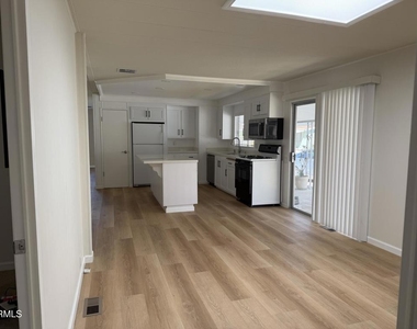 36 Irena Avenue - Photo Thumbnail 3