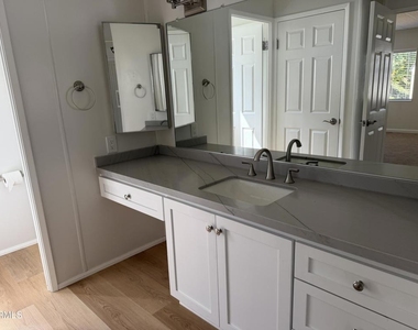 36 Irena Avenue - Photo Thumbnail 5