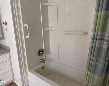 36 Irena Avenue - Photo Thumbnail 4