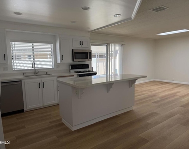 36 Irena Avenue - Photo Thumbnail 2
