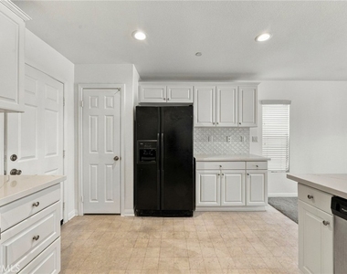 7726 Terra Manor - Photo Thumbnail 7