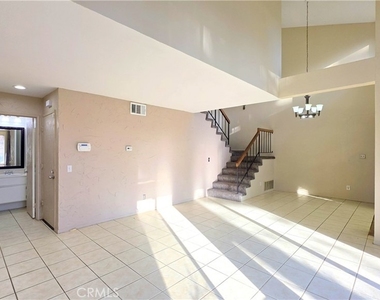 3610 Hemlock Lane - Photo Thumbnail 6