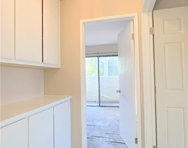 3610 Hemlock Lane - Photo Thumbnail 7