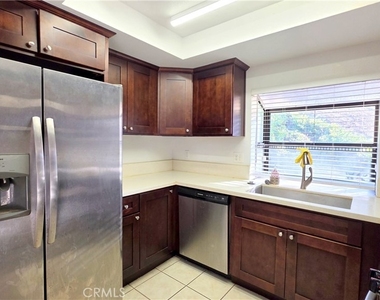 3610 Hemlock Lane - Photo Thumbnail 4