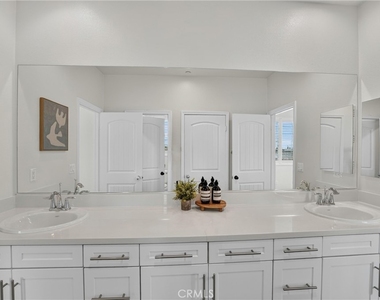 1115 N Vecino Lane - Photo Thumbnail 32