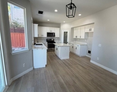 30152 Heritage Street - Photo Thumbnail 7