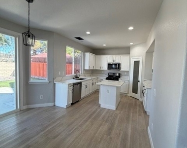 30152 Heritage Street - Photo Thumbnail 6