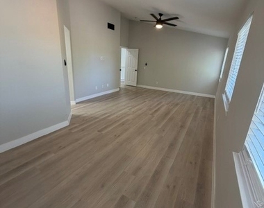 30152 Heritage Street - Photo Thumbnail 12