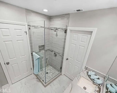 18334 Los Alimos Street - Photo Thumbnail 14