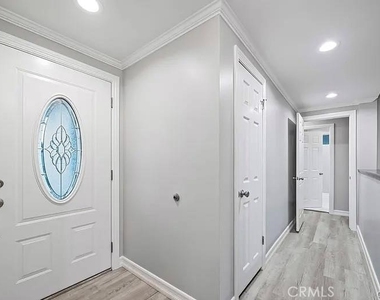 18334 Los Alimos Street - Photo Thumbnail 13