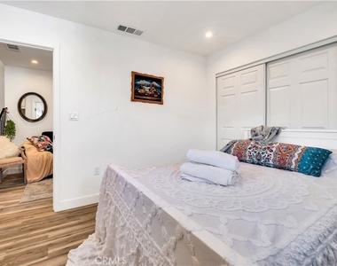 8326 Byrd Avenue - Photo Thumbnail 15