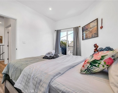 8326 Byrd Avenue - Photo Thumbnail 11