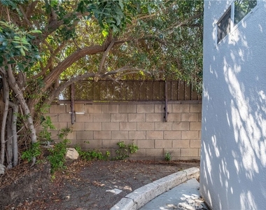 8326 Byrd Avenue - Photo Thumbnail 23