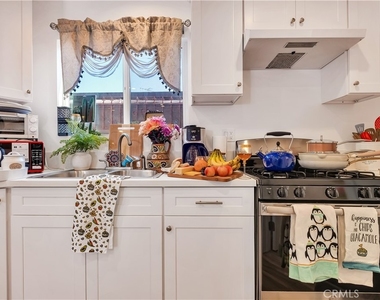 8326 Byrd Avenue - Photo Thumbnail 3