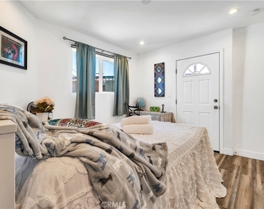 8326 Byrd Avenue - Photo Thumbnail 14