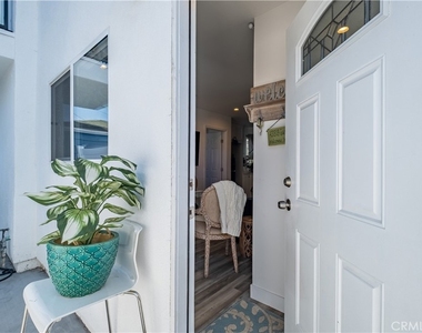 8326 Byrd Avenue - Photo Thumbnail 12