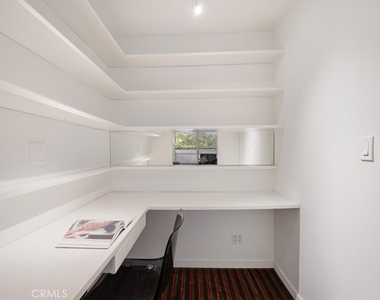 850 N Kings Road - Photo Thumbnail 7
