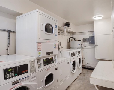 850 N Kings Road - Photo Thumbnail 15