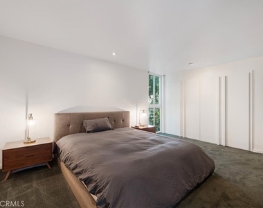 850 N Kings Road - Photo Thumbnail 9