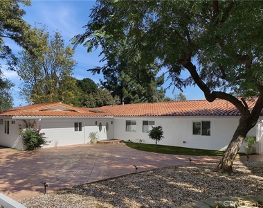 5794 Fairhaven Avenue - Photo Thumbnail 10