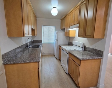 1216 N Formosa N - Photo Thumbnail 5