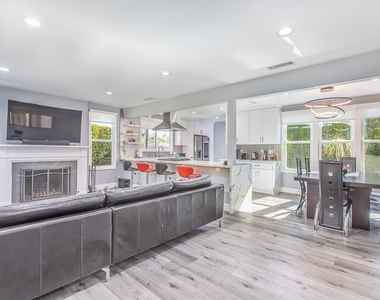 1207 Greenacre Avenue - Photo Thumbnail 2