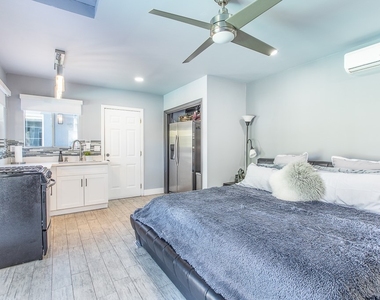 1207 Greenacre Avenue - Photo Thumbnail 25
