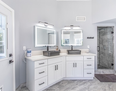1207 Greenacre Avenue - Photo Thumbnail 18