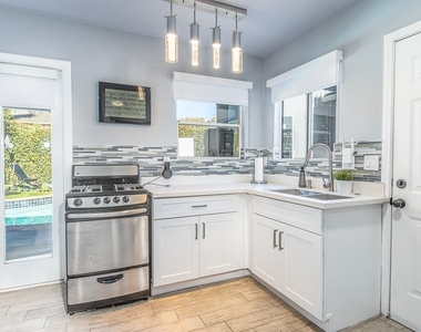 1207 Greenacre Avenue - Photo Thumbnail 26
