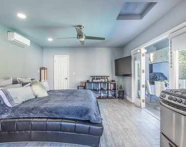 1207 Greenacre Avenue - Photo Thumbnail 24