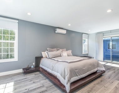 1207 Greenacre Avenue - Photo Thumbnail 13
