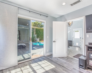 1207 Greenacre Avenue - Photo Thumbnail 16