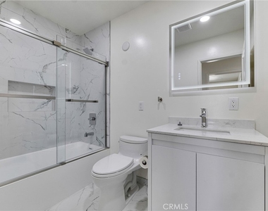 17706 Collins Street - Photo Thumbnail 23