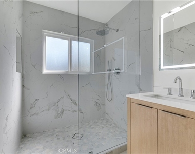 17706 Collins Street - Photo Thumbnail 19
