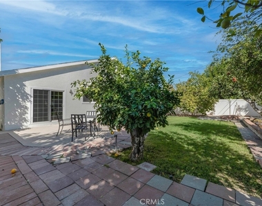 17706 Collins Street - Photo Thumbnail 32