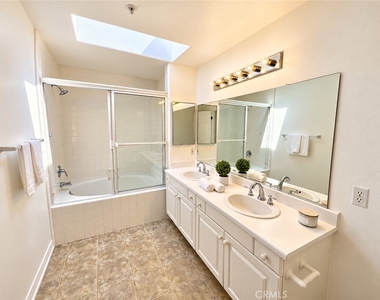 17735 Kinzie - Photo Thumbnail 15