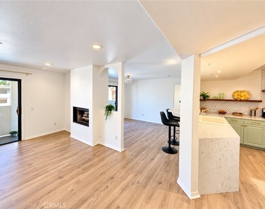 17735 Kinzie - Photo Thumbnail 4