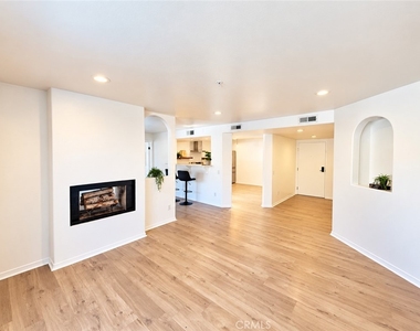 17735 Kinzie - Photo Thumbnail 6