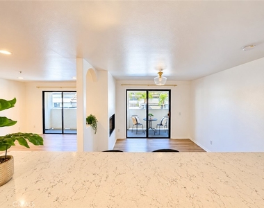 17735 Kinzie - Photo Thumbnail 2