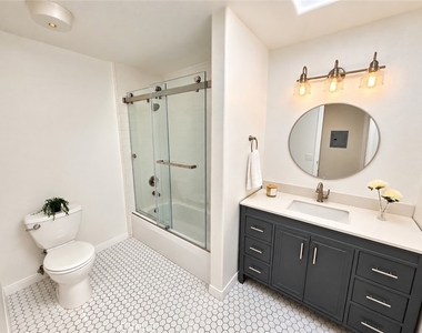 17735 Kinzie - Photo Thumbnail 14