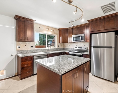 7320 Lennox Avenue - Photo Thumbnail 3